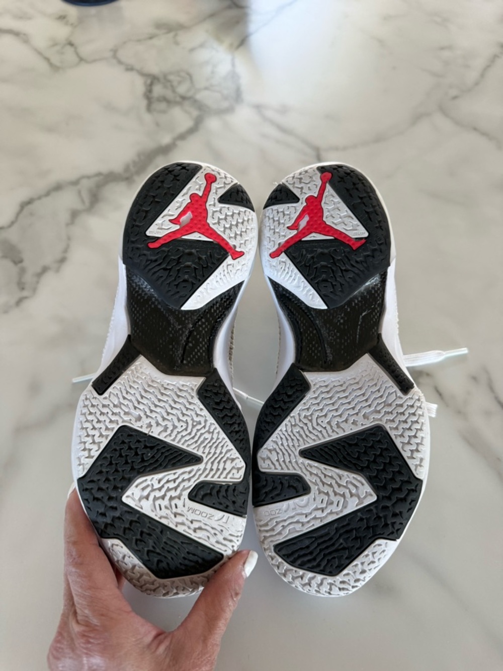 Jordan Air Jordan 37 GS White / Red / Black - Picture 4 of 6